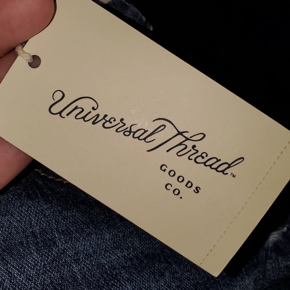 UNIVERSAL THREAD NWT distressed denim boyfriend shorts - Picture 6 of 7